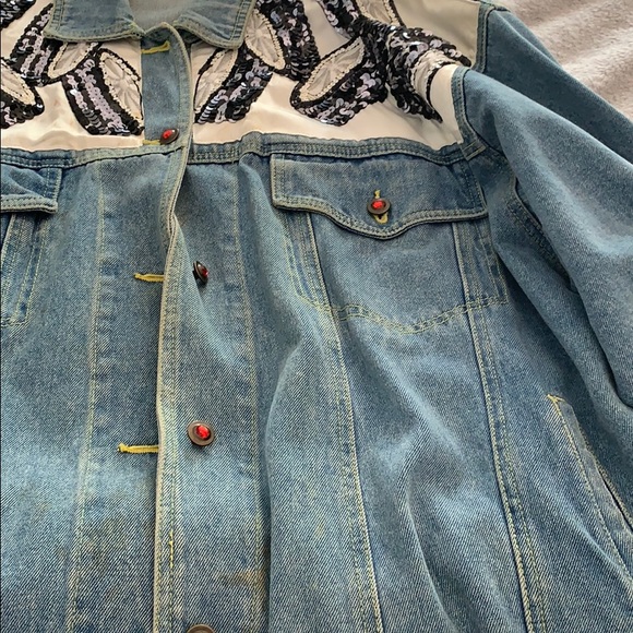 Vintage denim jacket from the 80s - Picture 4 of 7
